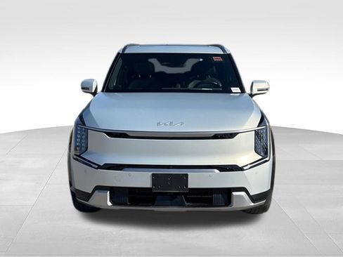 Used 2024 Kia EV9 Land AWD/4WD image 4