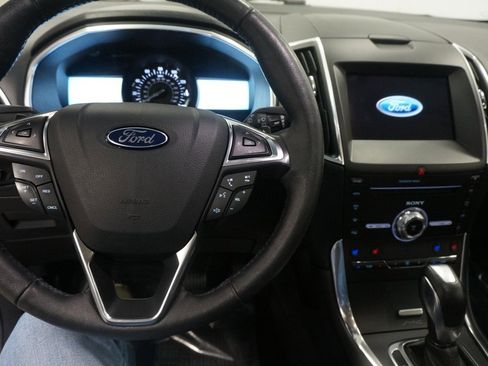 Used 2017 Ford Edge Titanium w/ Equipment Group 301A AWD/4WD image 8