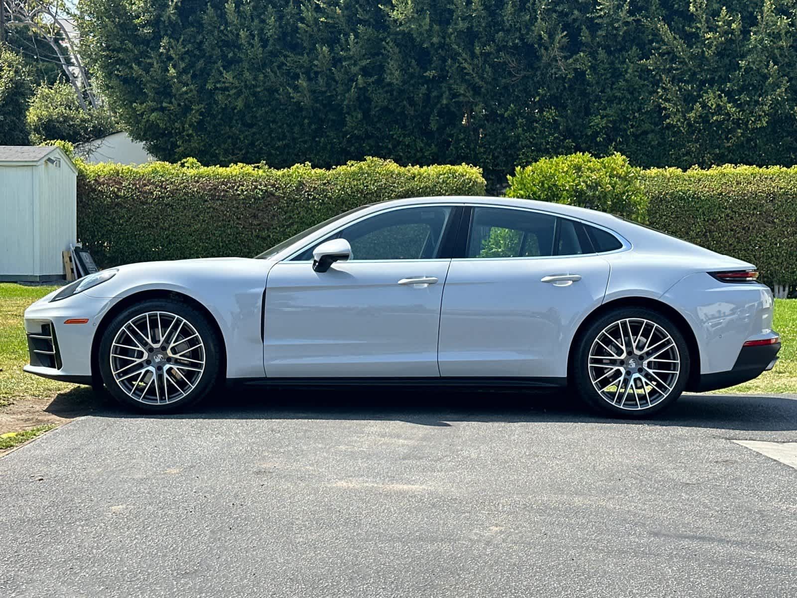 Certified 2025 Porsche Panamera 4 AWD/4WD image 2