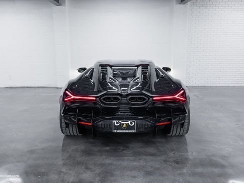 Used 2025 Lamborghini Revuelto image 14