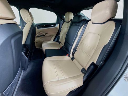 Certified 2026 Porsche Cayenne Coupe AWD/4WD image 22