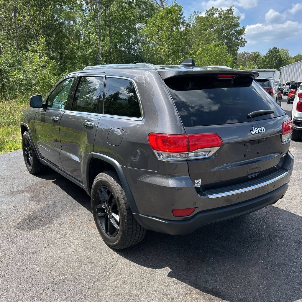 Used 2018 Jeep Grand Cherokee Limited AWD/4WD image 2