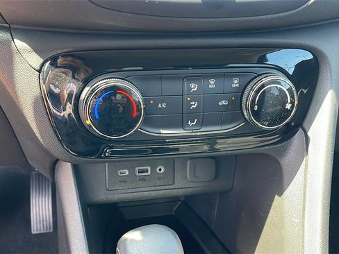 Used 2022 Buick Encore GX Preferred image 19