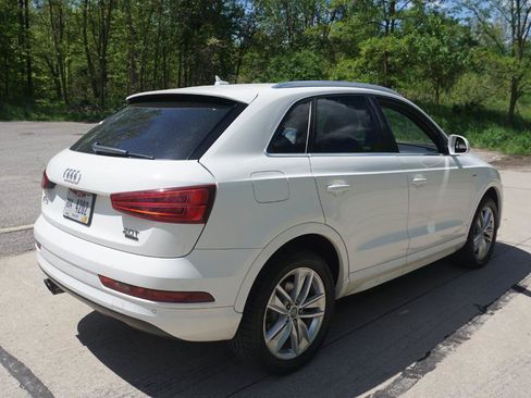 Used 2018 Audi Q3 2.0T Premium Plus w/ Premium Plus Package AWD/4WD image 4