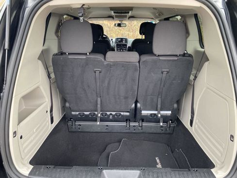 Used 2017 Dodge Grand Caravan SE w/ Power Window Group image 10