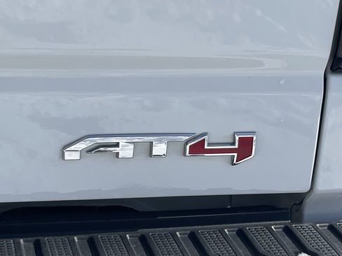 Certified 2020 GMC Sierra 1500 AT4 w/ Off-Road Performance Package image 26