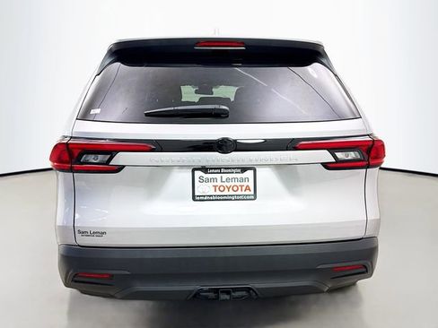 Used 2025 Toyota Grand Highlander FWD image 6