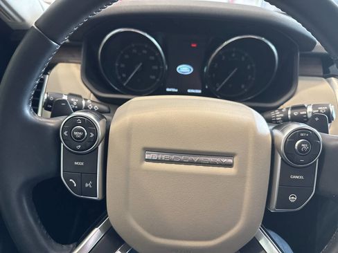 Used 2017 Land Rover Discovery HSE image 44