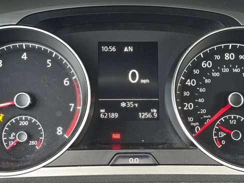 Used 2015 Volkswagen Golf S image 10