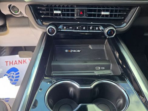 Used 2025 Chevrolet Tahoe Z71 w/ Comfort Package image 17