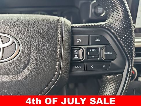 Used 2025 Toyota Tacoma SR5 AWD/4WD image 17