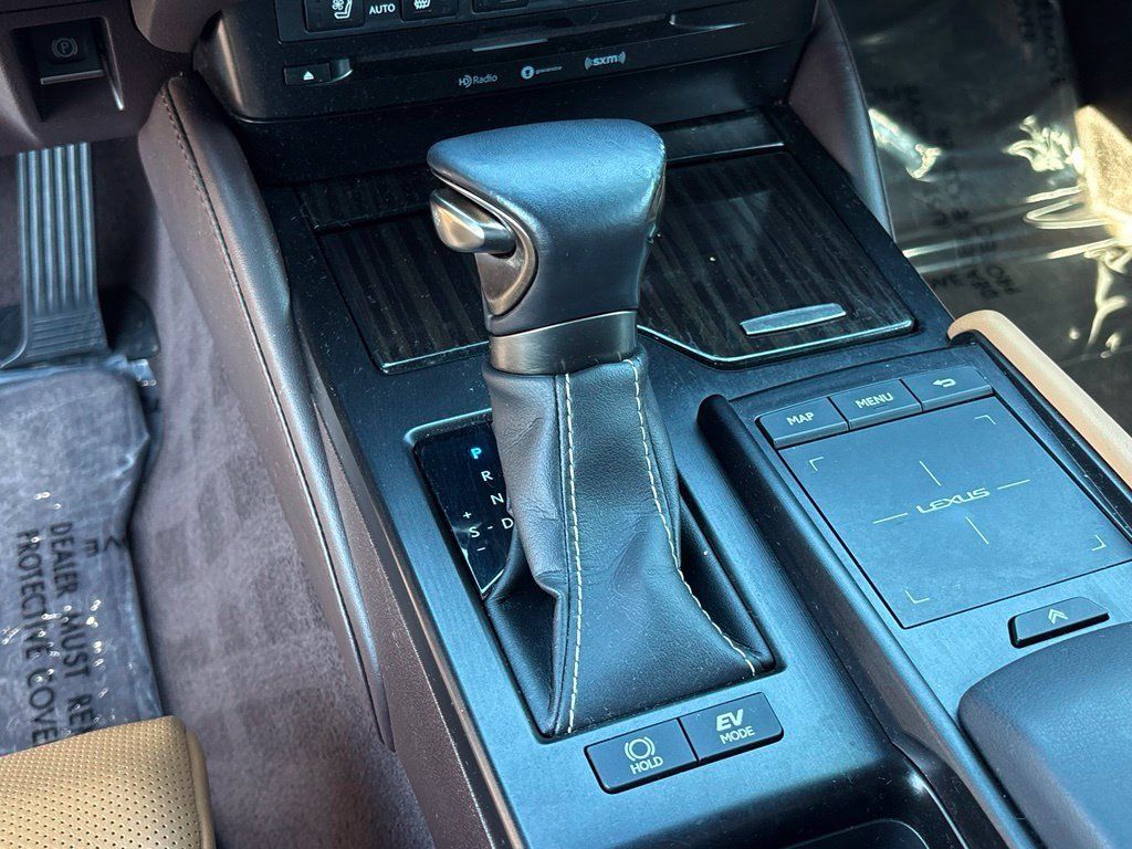 Used 2019 Lexus ES 300h w/ Accessory Package 2 FWD image 18