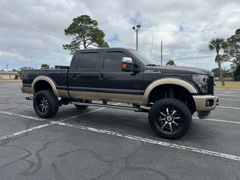 Used 2014 Ford F250 King Ranch w/ King Ranch w/Chrome Package image 4