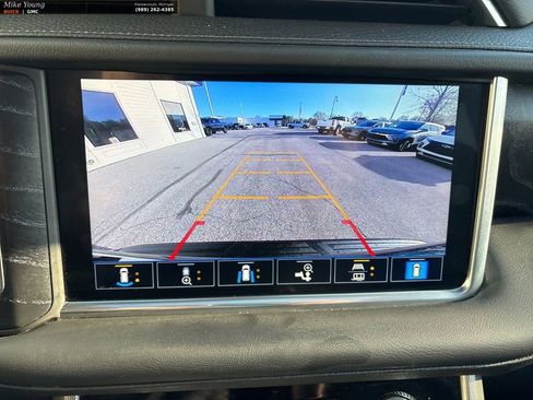 Used 2021 GMC Yukon Denali w/ Denali Ultimate Package image 33