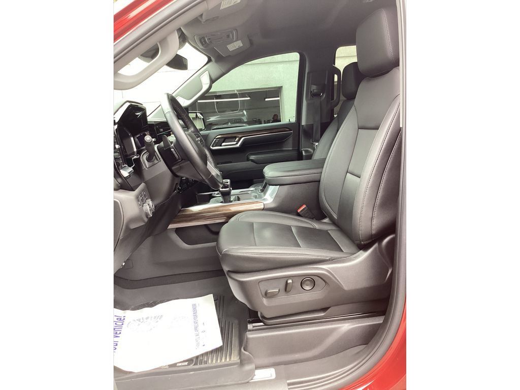 Used 2024 Chevrolet Silverado 1500 RST w/ Convenience Package II AWD/4WD image 9