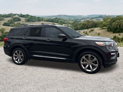 Used 2020 Ford Explorer Platinum w/ Premium Technology Package AWD/4WD image 12