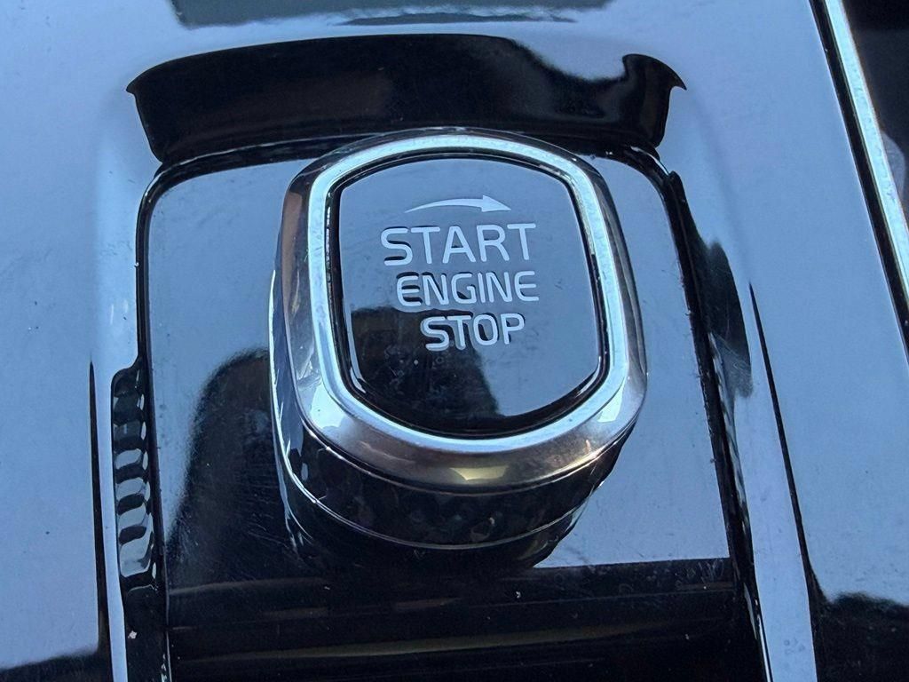 Used 2025 Volvo XC90 T8 Ultra w/ Lounge Package AWD/4WD image 20