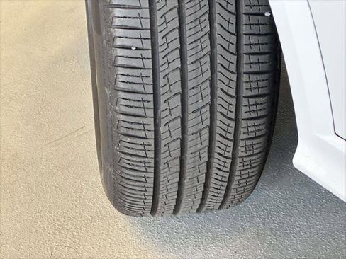 Used 2025 Audi Q5 Premium w/ Convenience Package image 10