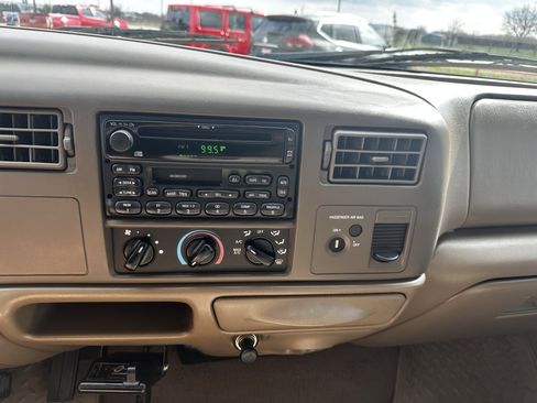 Used 2000 Ford F250 Lariat image 23