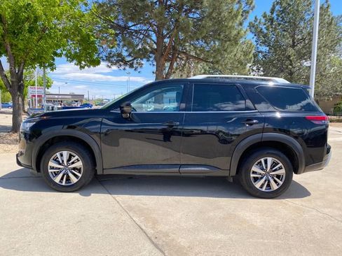 Certified 2025 Nissan Pathfinder SL AWD/4WD image 2