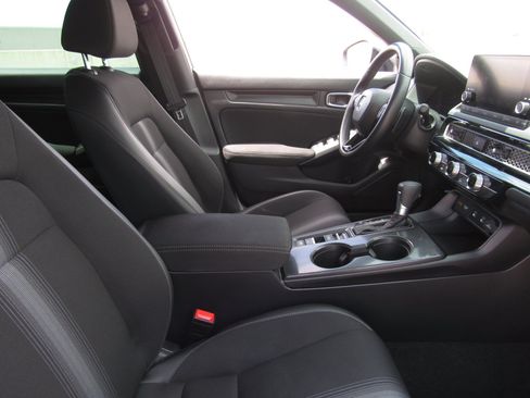 Used 2025 Honda Civic Sport image 8