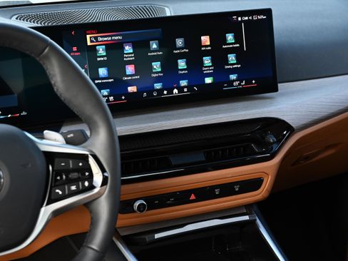 Certified 2025 BMW 330i Sedan image 22