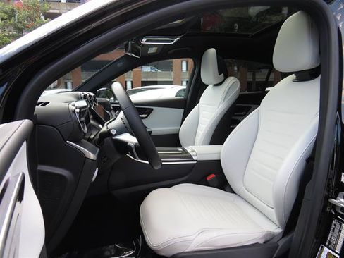 Used 2024 Mercedes-Benz GLC 300 4MATIC image 19