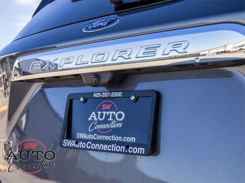 Used 2024 Ford Explorer XLT w/ Equipment Group 202A image 10