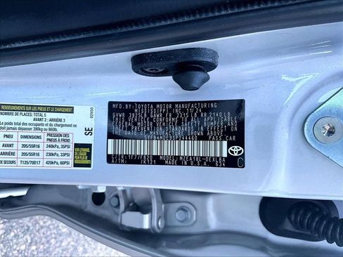 Used 2025 Toyota Corolla LE FWD image 9
