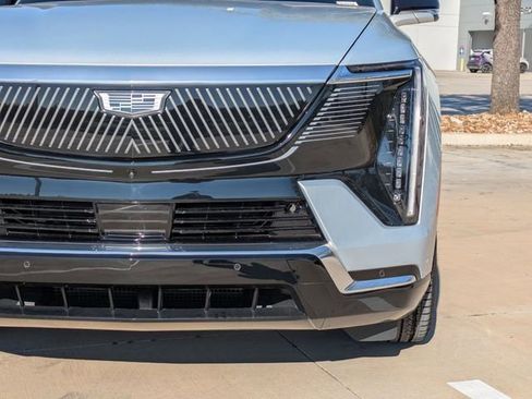 New 2025 Cadillac Escalade IQ Luxury 2 image 6