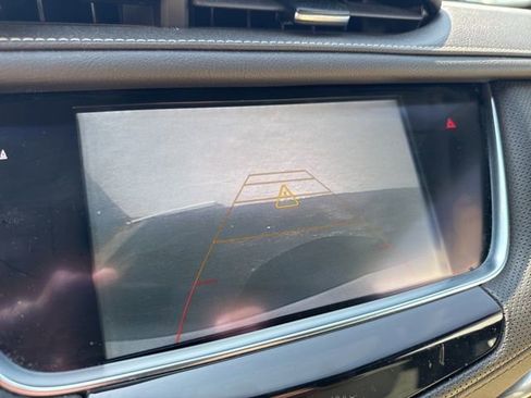 Used 2018 Cadillac XT5 FWD image 18