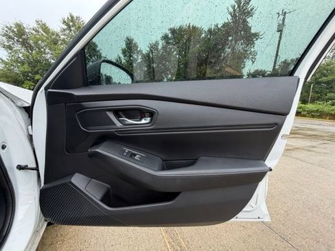 Used 2023 Honda Accord Sport image 31