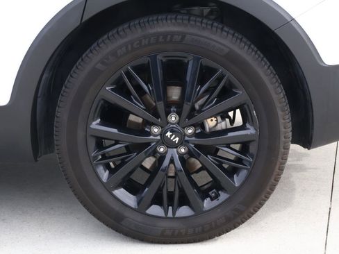 Used 2020 Kia Telluride SX w/ Towing Package image 8