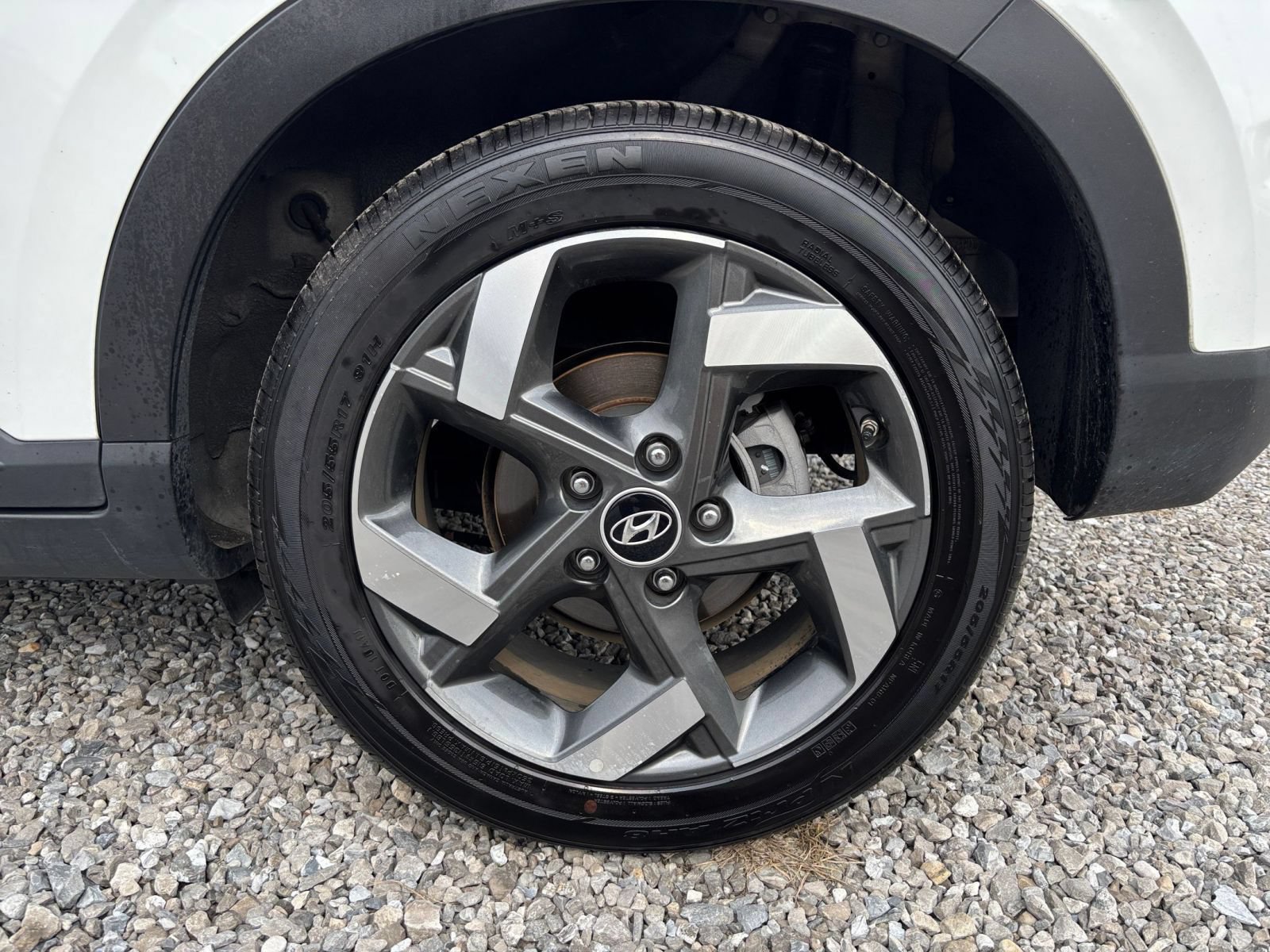 Used 2026 Hyundai Venue SEL FWD image 29