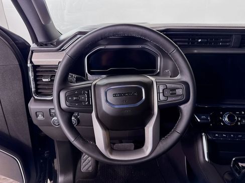 Used 2025 GMC Sierra 1500 Denali image 12