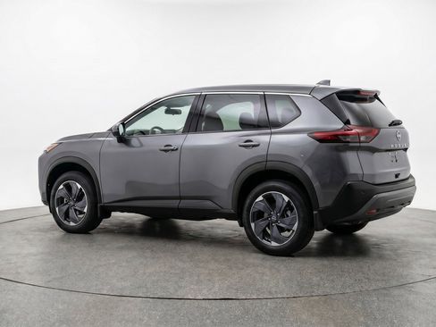 Used 2025 Nissan Rogue SV FWD image 6