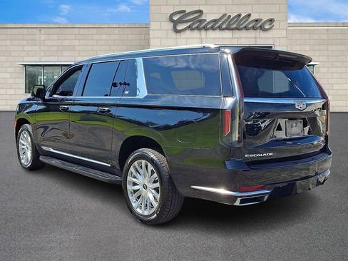 Used 2023 Cadillac Escalade ESV Premium Luxury image 4