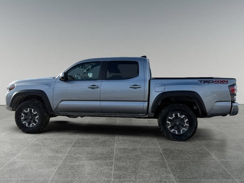 Used 2023 Toyota Tacoma TRD Off-Road image 2