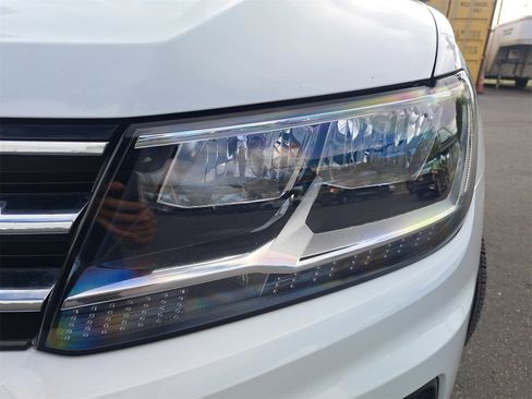 Used 2021 Volkswagen Tiguan S image 34