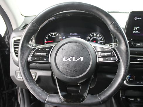 Used 2022 Kia Seltos SX w/ Sunroof Package image 9