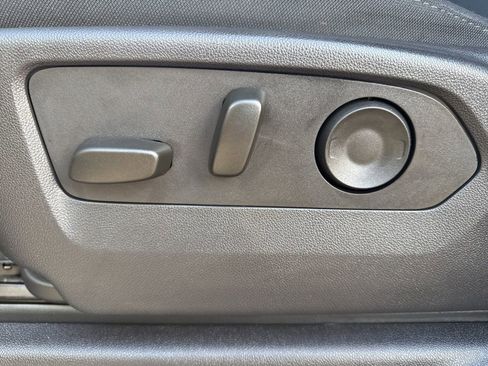 Used 2024 GMC Sierra 1500 SLE w/ X31 Off-Road Package image 11