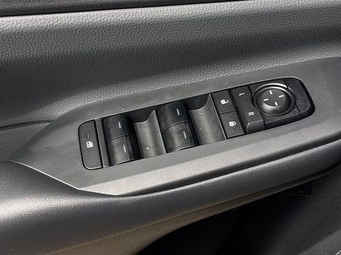 Used 2026 Toyota Prius LE FWD image 13