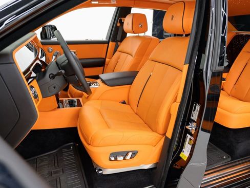 Used 2024 Rolls-Royce Phantom Sedan w/ The Phantom Package RWD image 39