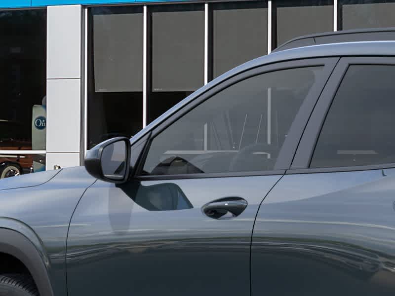 Used 2026 Chevrolet Trax LT w/ Sunroof Package FWD image 12