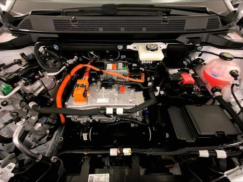 Used 2025 Chevrolet Equinox EV LT image 10