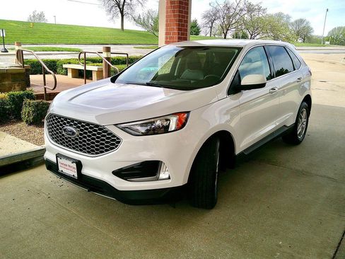 Used 2024 Ford Edge SEL w/ Convenience Package image 2