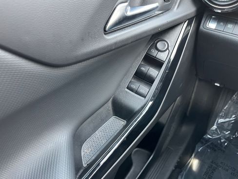 Used 2025 Chevrolet Equinox LT image 18