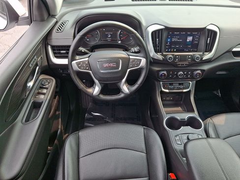 Used 2024 GMC Terrain SLT AWD/4WD image 12
