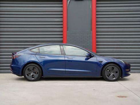 Used 2023 Tesla Model 3 Standard Range RWD image 3
