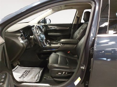 Used 2019 Cadillac XT5 Luxury w/ Advanced Security Package image 9